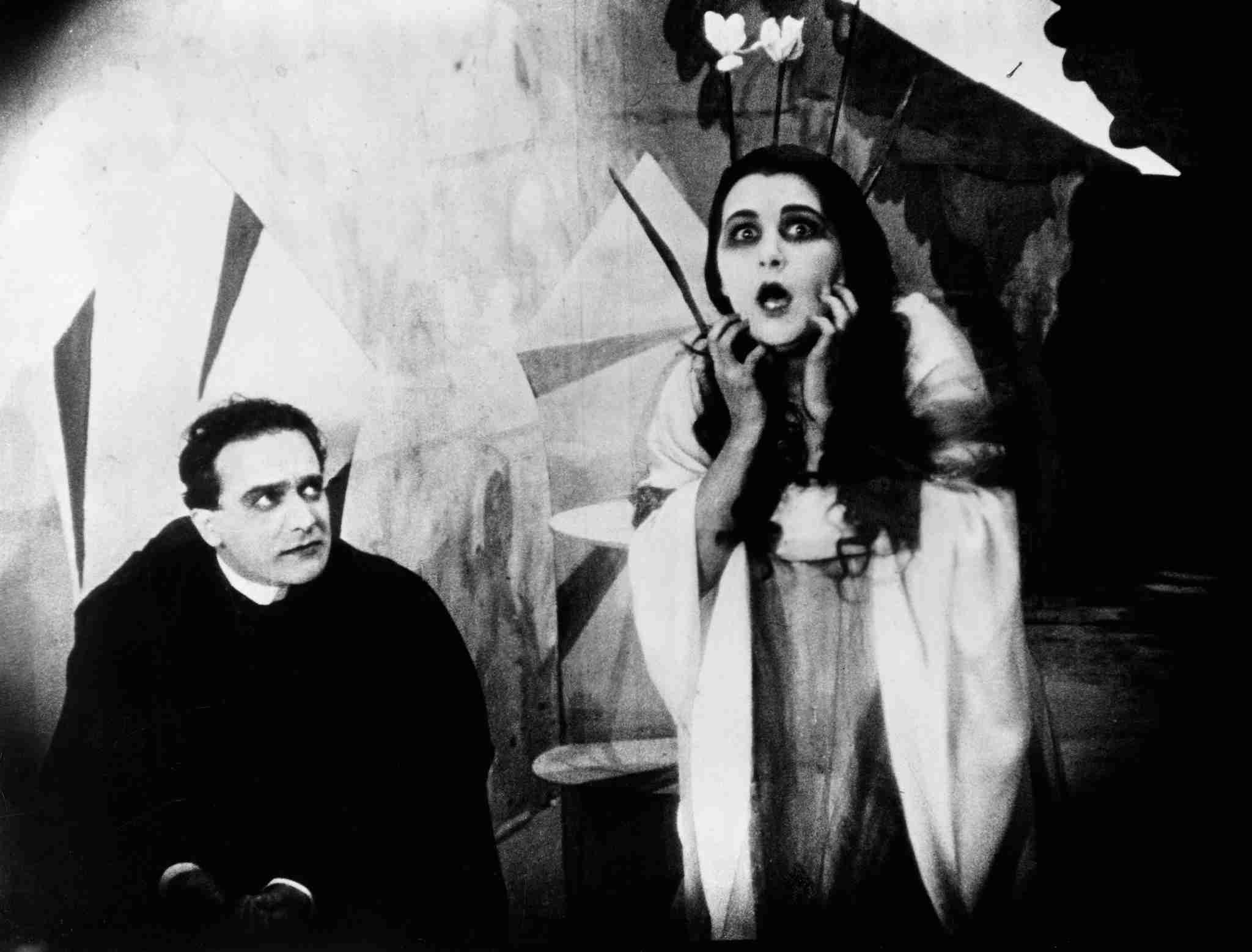The-Cabinet-of-Dr-Caligari-(1920)